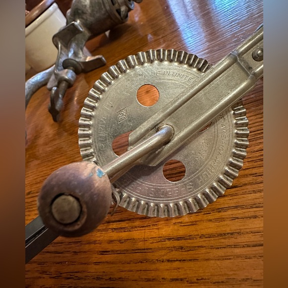 Vintage Kitchen Items Universal Meat Grinder #1, Hand Mixer and Chopper - Picture 6 of 7